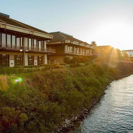 Holiday Inn Portland - Columbia Riverfront By Ihg Exterior photo