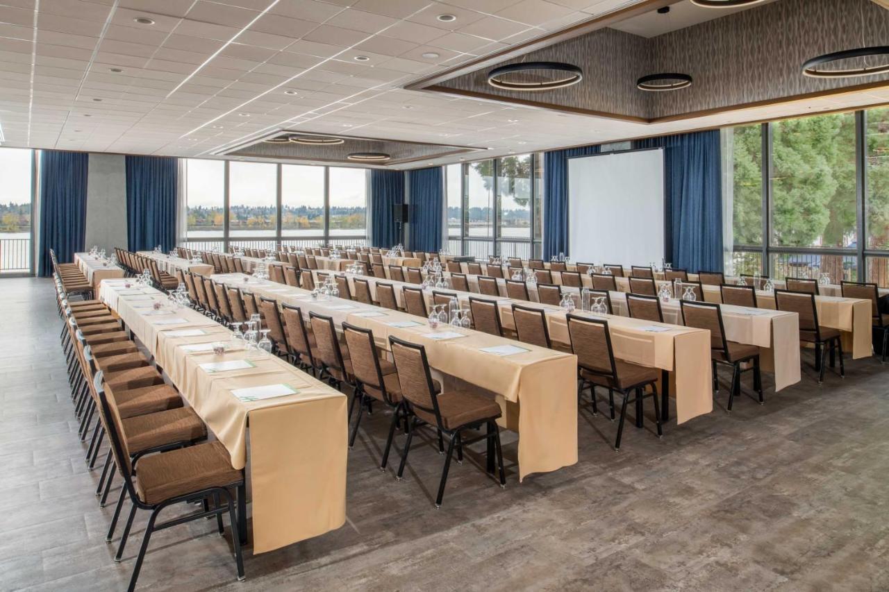 Holiday Inn Portland - Columbia Riverfront By Ihg Exterior photo