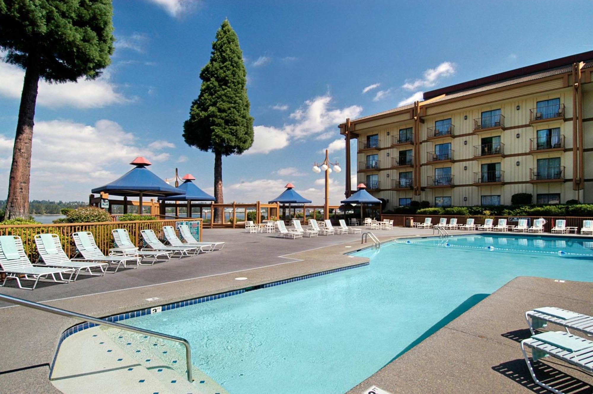 Holiday Inn Portland - Columbia Riverfront By Ihg Exterior photo