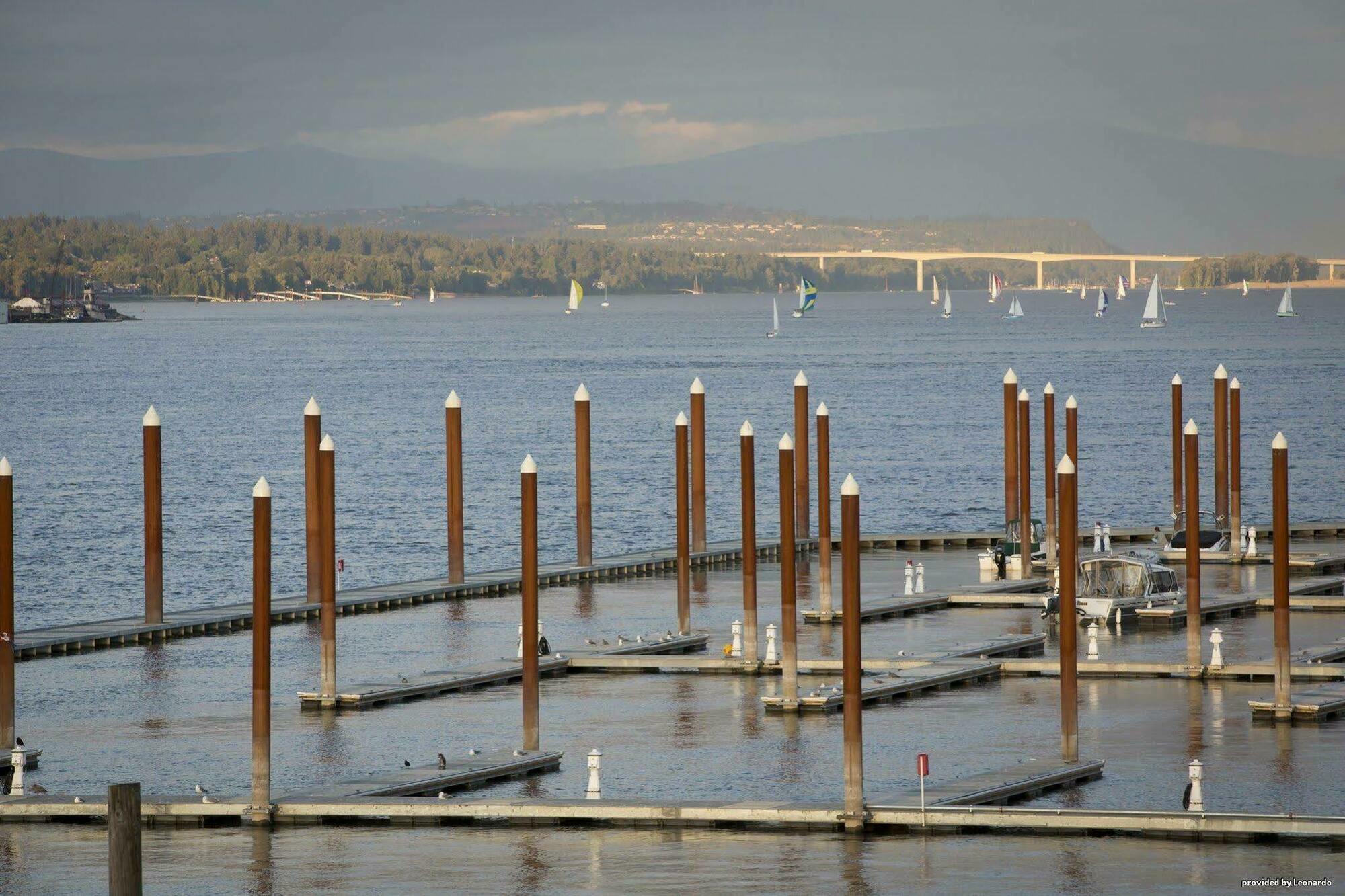 Holiday Inn Portland - Columbia Riverfront By Ihg Exterior photo